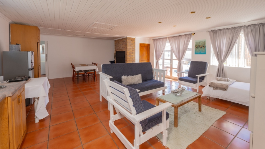 7 Bedroom Property for Sale in Struisbaai Western Cape